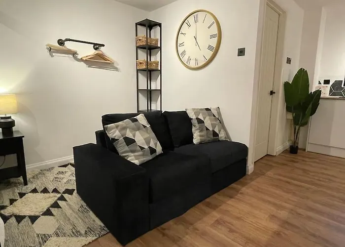 Ultra Modern Studio Apartment, In Central Exeter